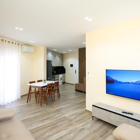 Queen Apartmets Vlore Exterior photo
